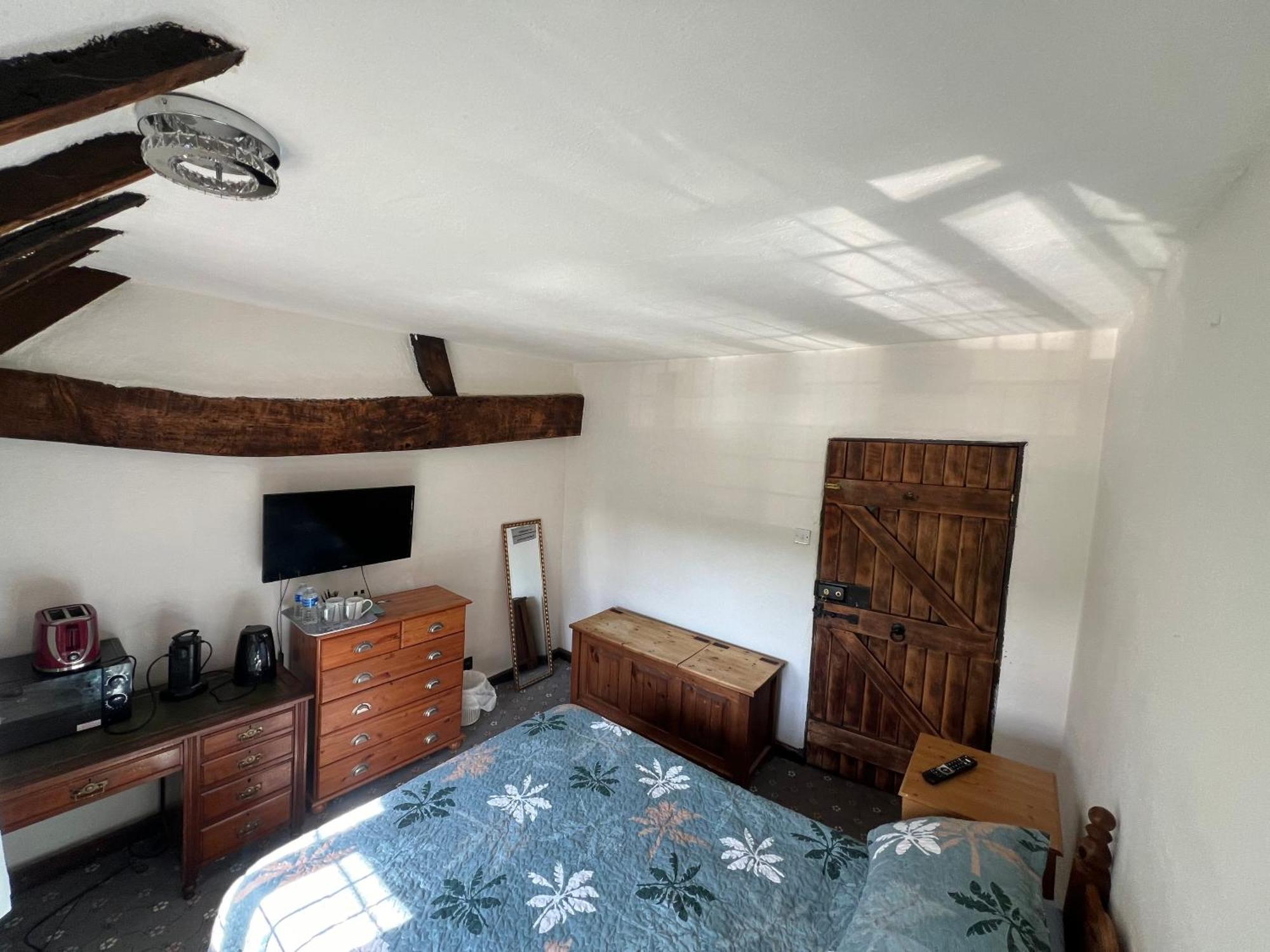 Tudor House - Double Room - Shared Bathroom Goff's Oak Exterior foto